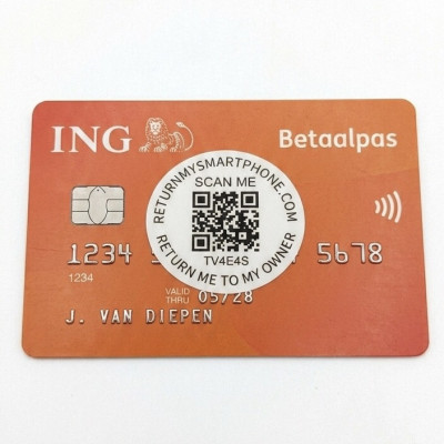 <p>Bescherm je waardevolle bezittingen tegen permanent verlies. Deze set premium, kras- en waterbestendige QR-stickers vormt het ultieme vangnet voor je smartphone, laptop, sleutels, drone of reisbagage. Geen batterijen die leeglopen, geen Bluetooth-beperkingen en absoluut geen maandelijks abonnement. Werkt wereldwijd en beschermt je privacy voor de volle 100%.</p>

<p>&nbsp;</p>

<p><meta charset="UTF-8" /><b>Formaat:</b>&nbsp;40 mm doorsnede,</p>

<p><b>eigenschappen:</b>watervast en UV-bestendig,</p>

<p><b>Materiaal sticker:</b>Vinyl, metallic-grijs, permanent hechtend, merk 3M</p>

<p><b>Beschermlaag:</b>mat laminaat(dit is een transparante extra beschermlaag)</p> #12